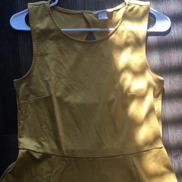 H & M womens mustard colored size M dress - Picture 8 of 10